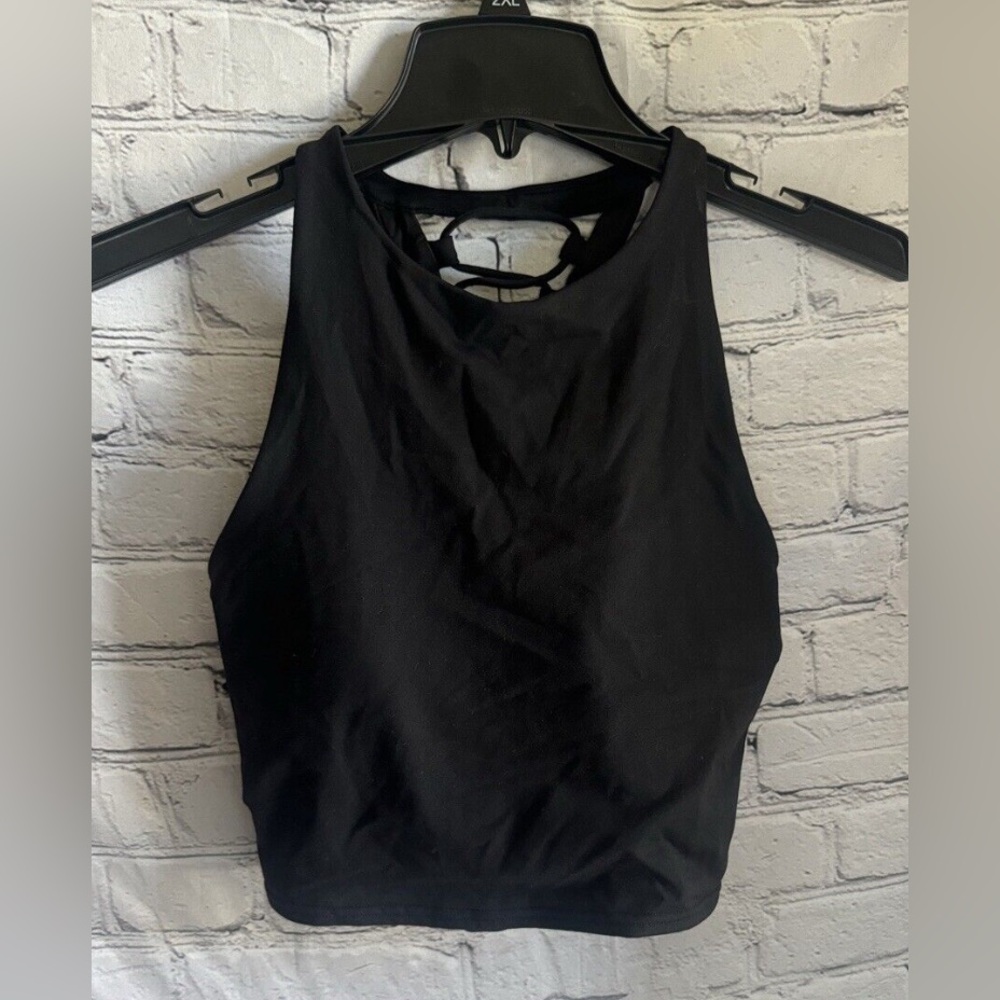 Alo sports bra-pristine condition almost new. -*PADS* not included